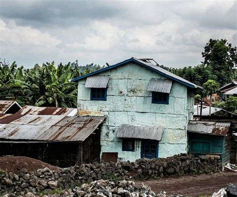 Toll from DR Congo floods rises to nearly 400: official