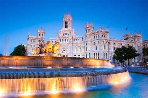 Madrid City Highlights Walking and Sightseeing Tour 2024