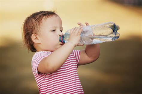 How Much Water Do Babies, Toddlers, and Kids Need? - Plant Based Juniors