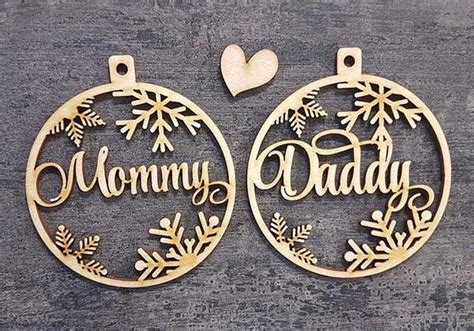 Handmade Personalized Wooden Christmas Ornaments | Gadgetsin