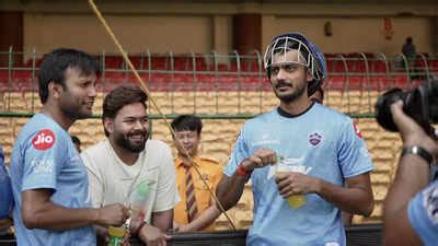 IPL 2023: Rishabh Pant visits Delhi Capitals' training session in ...