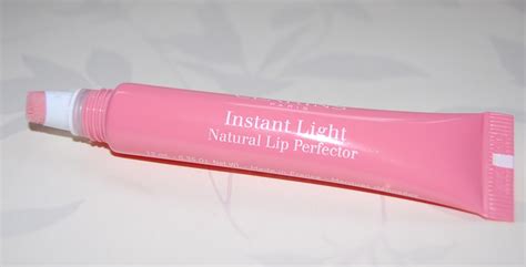 Lipstick Fridays - Beauty Blog: Clarins Instant Light Lip Perfector