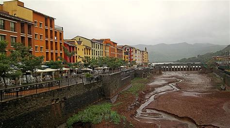 Stock Pictures: Lavasa hill city near Pune