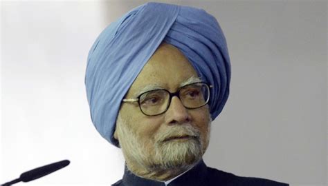 I don't see any immediate recovery of our economy: Manmohan