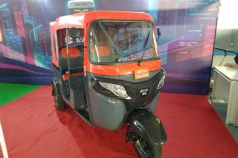 BAJAJ E AUTO RE UNVEILED AT EVREX - India's best electric vehicles news ...