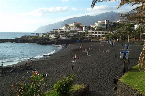 Playa Tenerife arena negra | Típica Playa Tenerife de arena … | Flickr