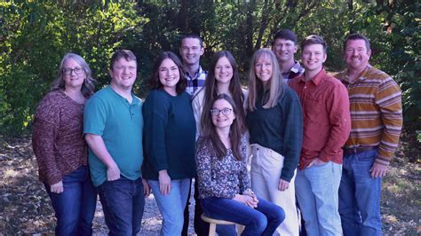 World's first surviving septuplets: Iowa McCaughey kids turn 25