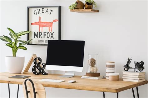 How To Decorate Office Desk At Home