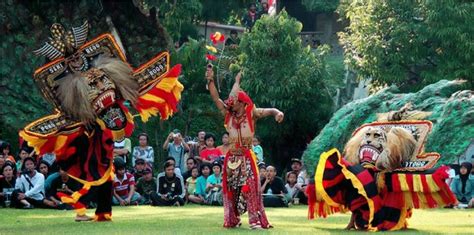 10 Traditional Indonesian Dances You Need to Know - Indoindians.com