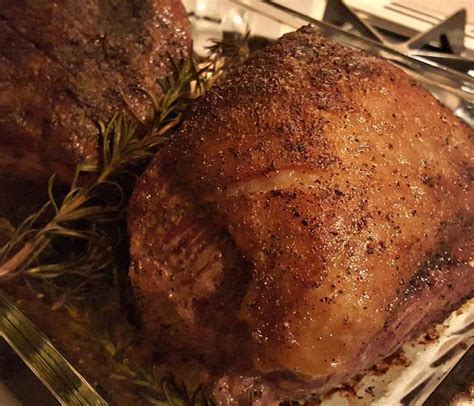 Rosemary & Garlic Roast Beef – Perfect Pairings at Home