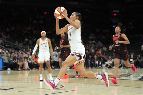 Skylar Diggins-Smith accuses Phoenix Mercury of denying her basic needs