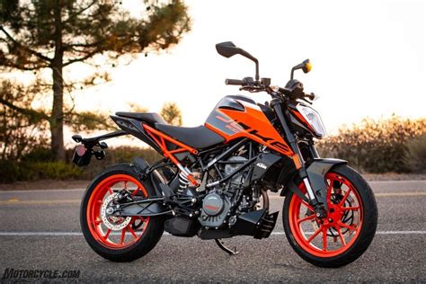 2020 KTM 200 Duke Review - First Ride | Motorcycle.com