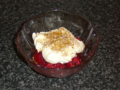 How to Make Scottish Cranachan - Delishably