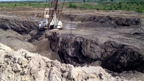 Coal Dragline in Estevan Saskatchewan - YouTube