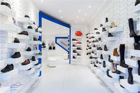 Shoe Store Design | Retail Shoes Shop Interior Design Ideas & Display Fixtures