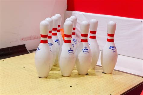 Bowling ball and pins - Creative Commons Bilder