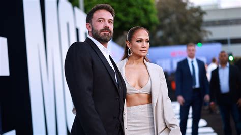 The Truth About Jennifer Lopez & Ben Affleck's Red Carpet 'Fight'