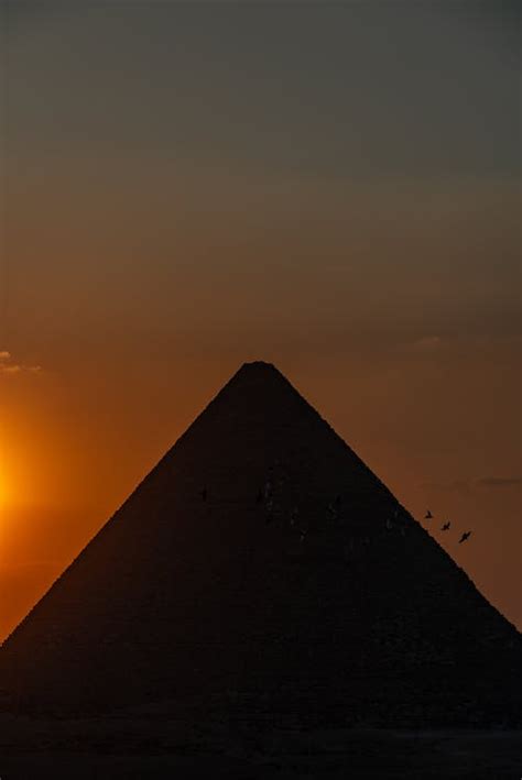 Pyramid at Sunset · Free Stock Photo