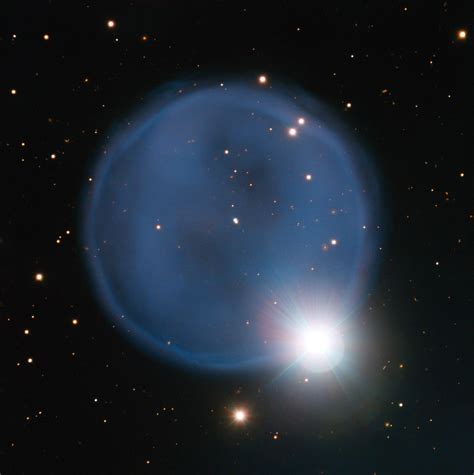 Star aligns with planetary nebula to create diamond ring | Science Wire ...