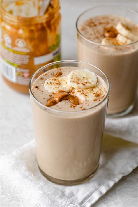 Easy Peanut Butter Banana Smoothie that's made with only five ingredients. It's the perfect ...