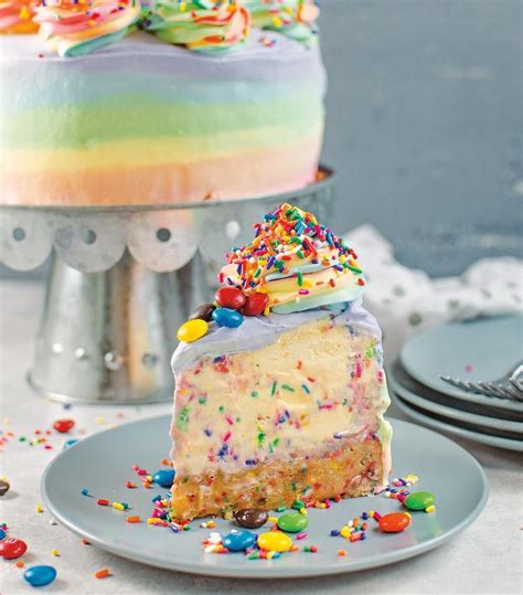 You’ll Want to Dive Headfirst into This Rainbow Funfetti Ice Cream Cake ...