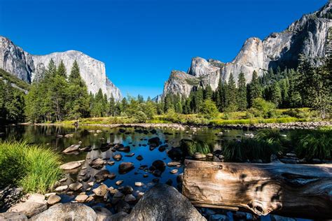 Summer In Yosemite National Park In California's Sierra Nevada ...