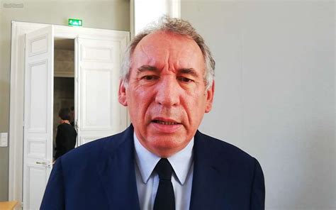 François Bayrou : "Air France nous prend pour des ploucs