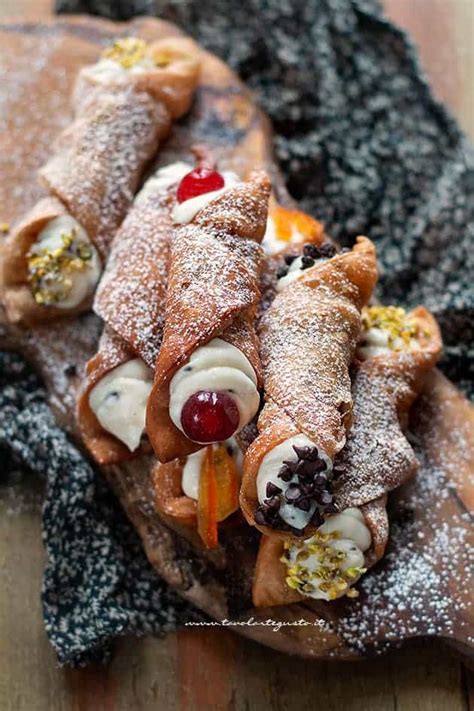 Cannoli siciliani: la Ricetta originale, trucchi e segreti passo passo