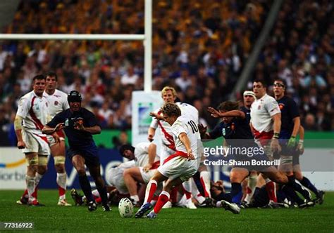 Jonny Wilkinson Drop Goal Photos and Premium High Res Pictures - Getty ...