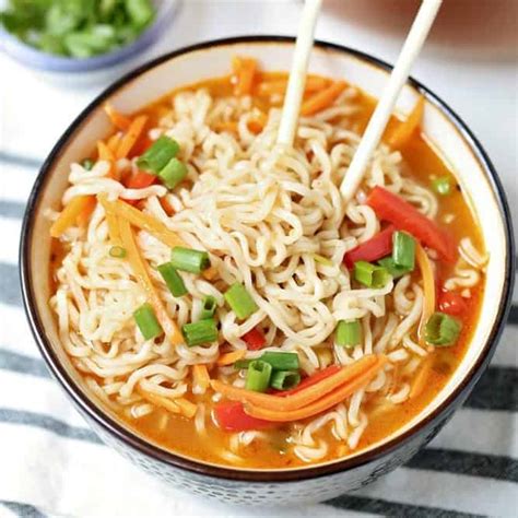 EASY RAMEN NOODLE BOWLS | The Country Cook