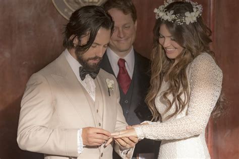 Mandy Moore's Wedding Dress in This Is Us | POPSUGAR Fashion