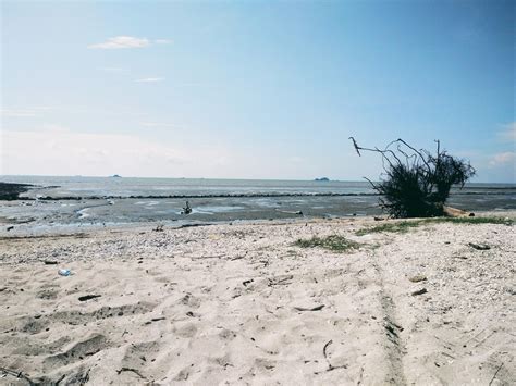 I'm Travelling Banana...: Sehari Di Pantai Remis, Jeram Kuala Selangor