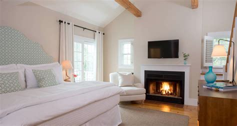 Most Romantic Cape Cod Honeymoon :: Fireplaces & Whirlpool Tubs