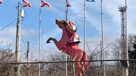 Nathan Bedford Forrest statue along I-65 in Nashville vandalized | WZTV