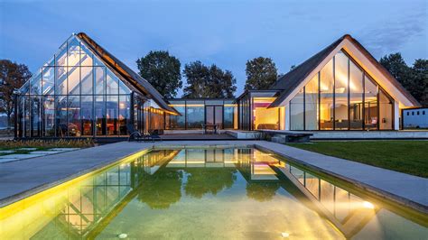 This gorgeous greenhouse-like home in the Netherlands soaks up daylight