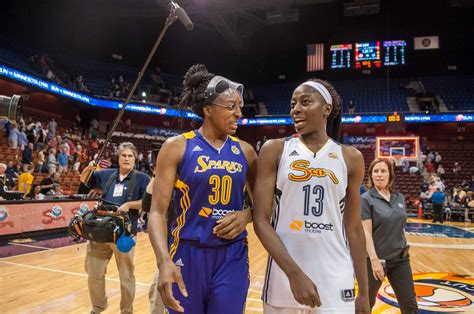 Ogwumike sisters produce family reunion, WNBA history