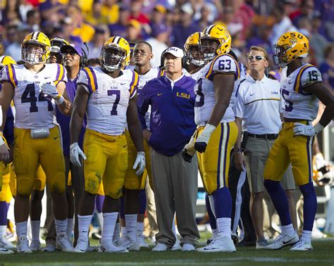 Marcus Spears says LSU coach Les Miles should be fired