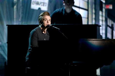 Hunter Hayes Debuts New Song 'Invisible' at 2014 Grammys