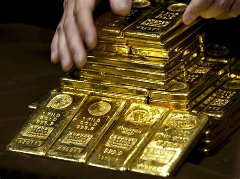 Gold Bulls Cut Wagers as Goldman Sees More Losses | Gold and Precious Metals