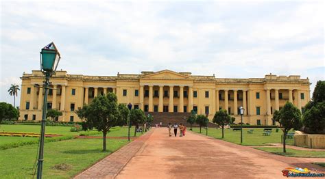 West Bengal Tourism: Hazarduari Palace Museum, Murshidabad