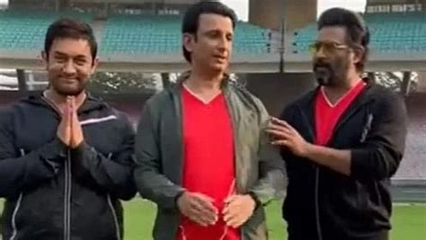 '3 Idiots' Actors Aamir Khan, Sharman Joshi and R Madhavan Reunite For a Fun Video