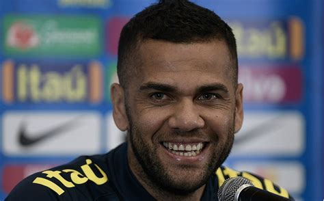 Daniel Alves sobre voltar a jogar no Bahia: 'Vai demorar' - Jornal CORREIO | Notícias e opiniões ...