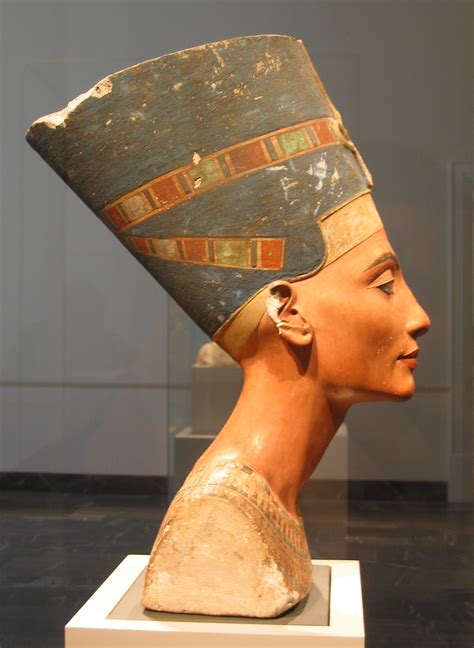 File:Nefertiti bust (right).jpg - Wikipedia