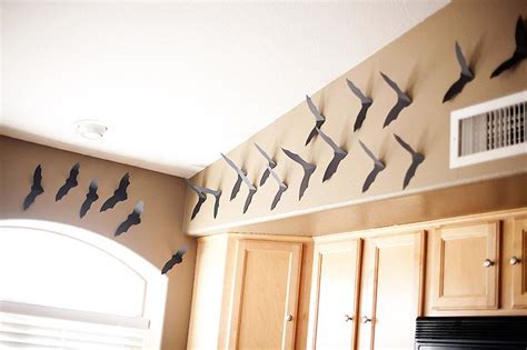 Easy bat decorations. | Fun crafts to do, Bat decorations, Halloween diy