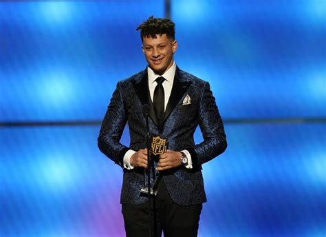 Chiefs QB Patrick Mahomes takes MVP, top offensive player awards ...