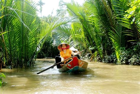 Explore Mekong delta by boat- Mekong river