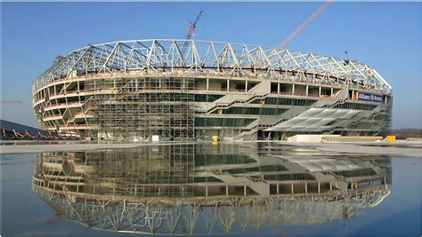 Munich: Allianz Arena - the stadium fully clad with ETFE cushions