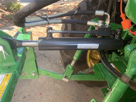 Hydraulic top link on a 3 series : johndeere