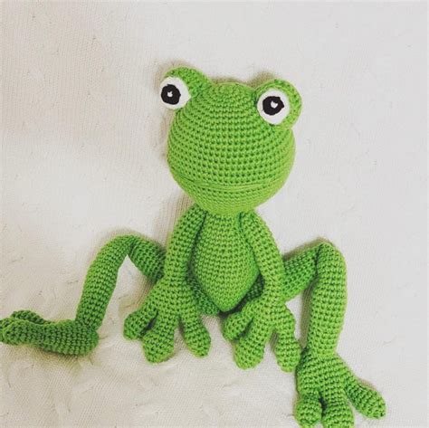 Amigurumi Crochet Frog (Kurbağa) Free Pattern | Baby knitting patterns, Kurbağa, Örme bebekler