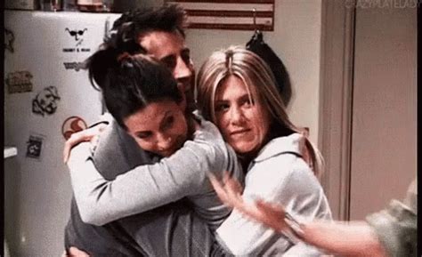 Group Hug Friends GIF - GroupHug Friends Rachel - Discover & Share GIFs